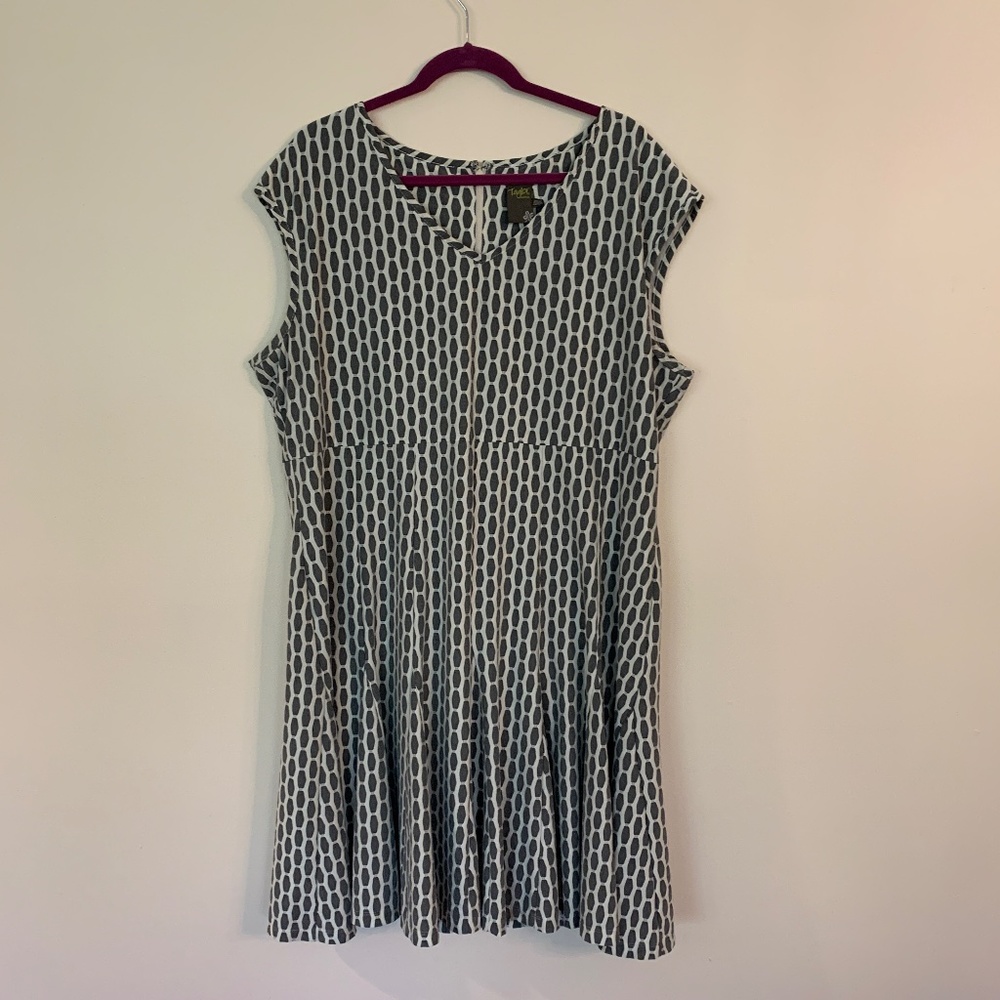 Taylor Honeycomb Knit Dress - Size 20W
